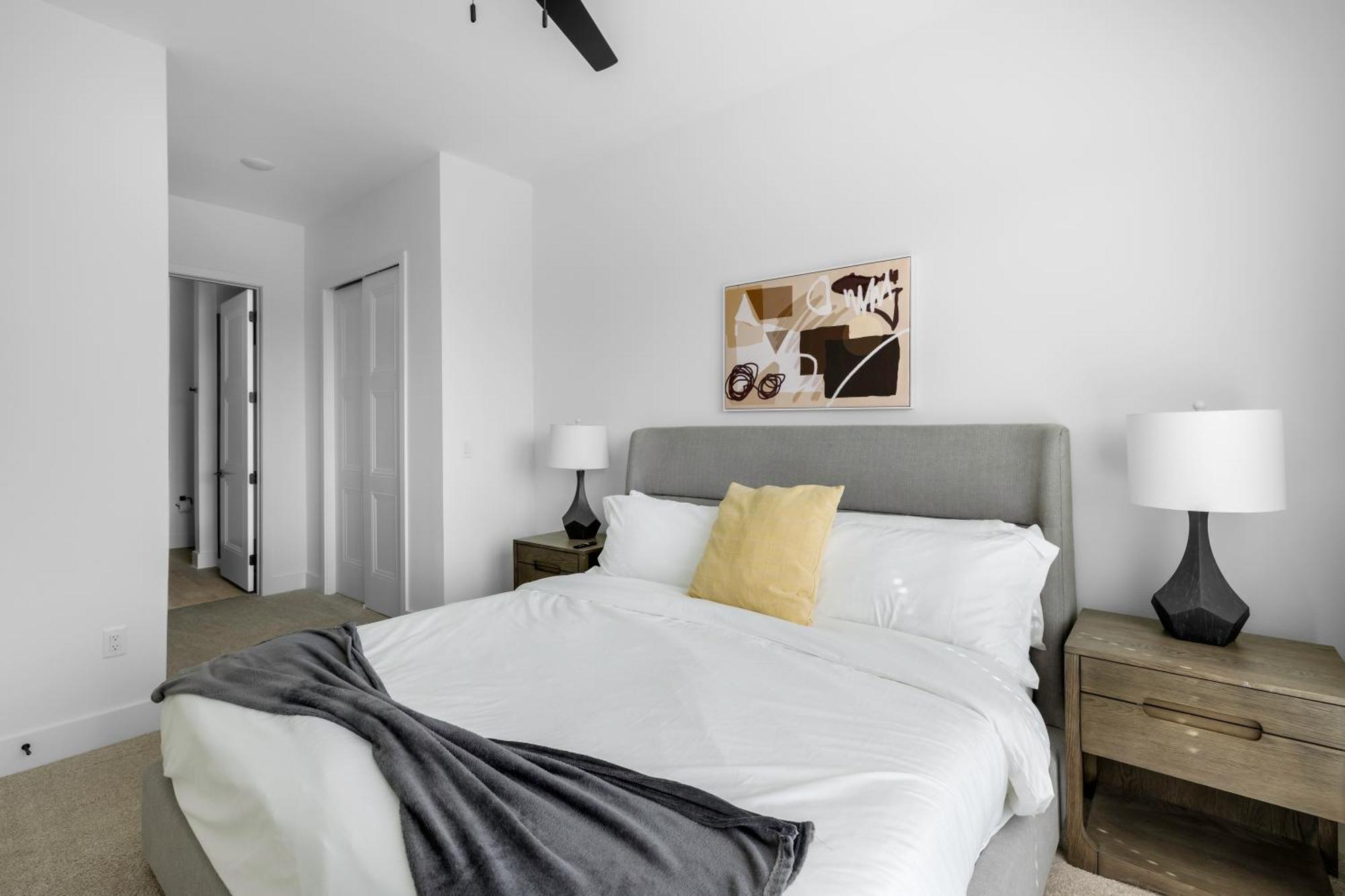 Railyard Apartments By Barsala Denton Room photo